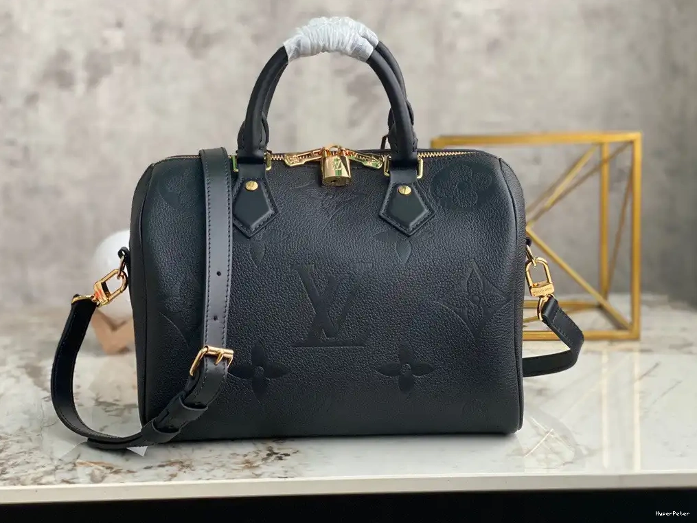 25 VUITTON LOUIS SPEEDY BANDOULIÈRE 0626
